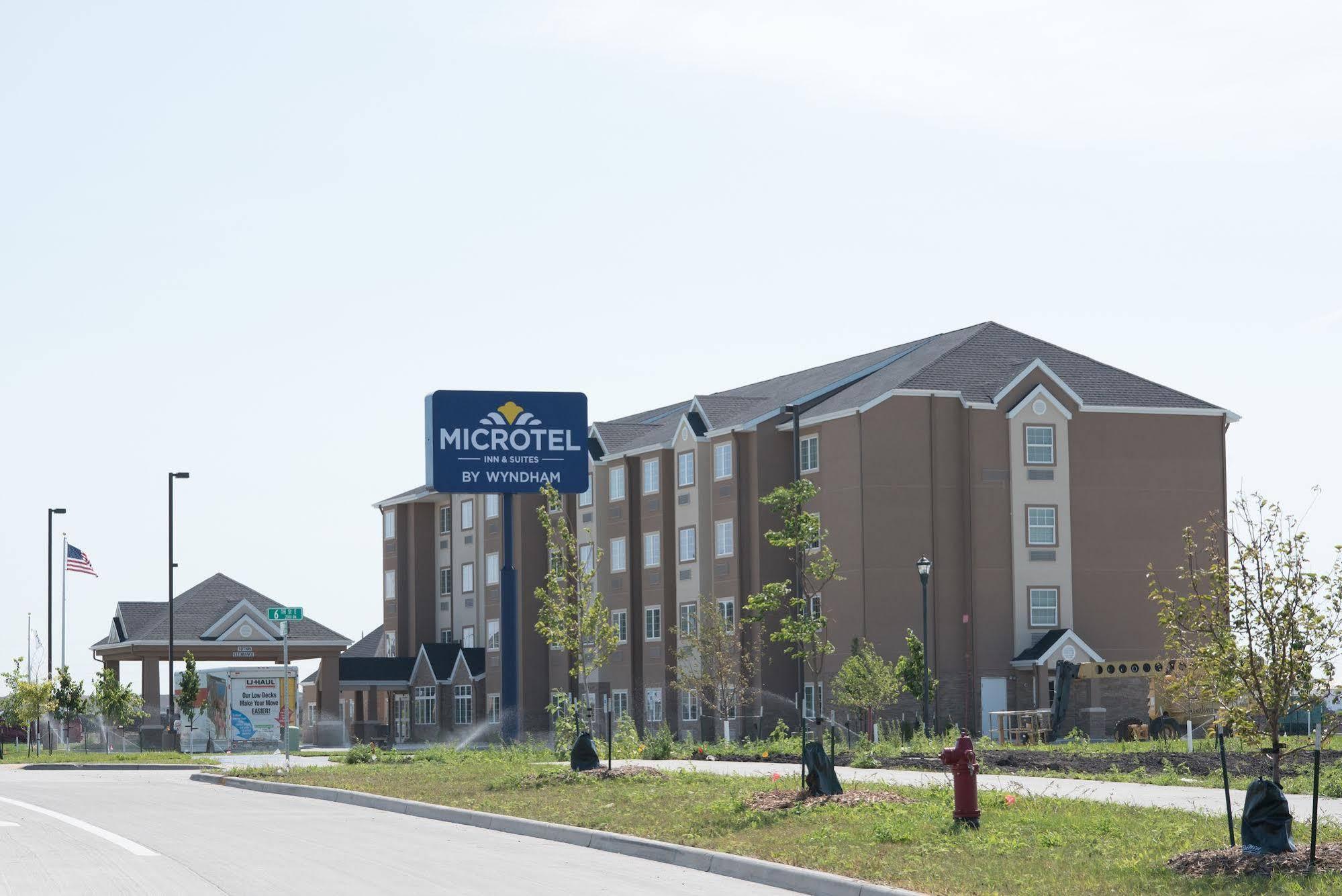 Microtel Inn & Suites By Wyndham West Fargo Near Medical Center Exterior photo